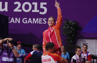 Azərbaycan gimnastı Oleq Stepko Avropa Oyunlarında paralel qollarda hərəkətlərdə qızıl medal qazandı. Bakı, Azərbaycan, 20 iyun 2015